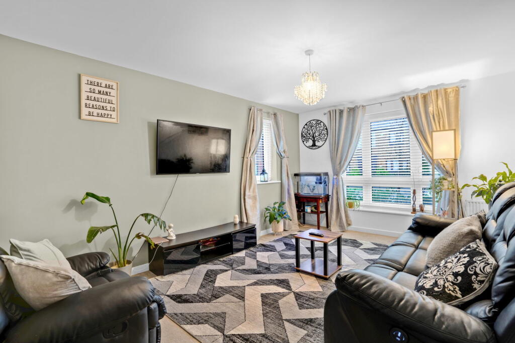 Sapphire Road, Bishops Cleeve, Cheltenham, GL52 photo 3