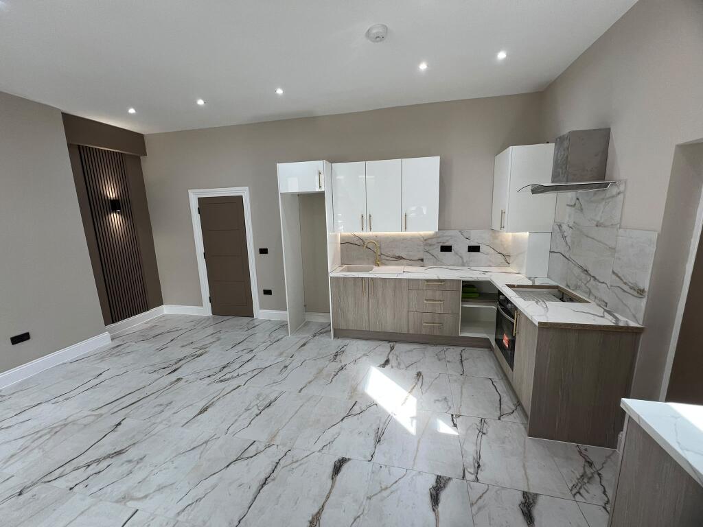 Apartment in London - More