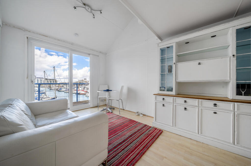 Apartment in Brighton - View 5