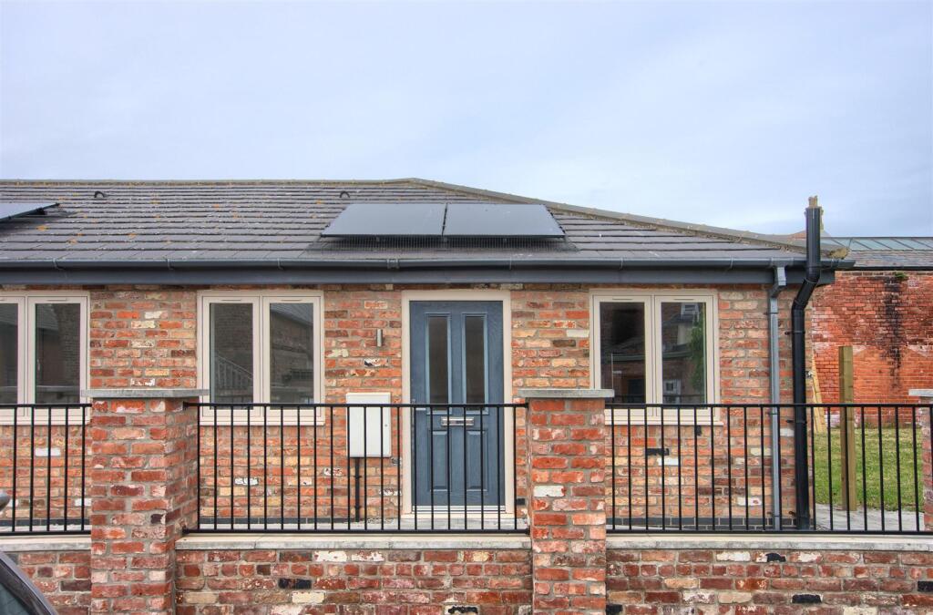 2-bed terraced on 7, Justice Place, Withernsea, £135,000