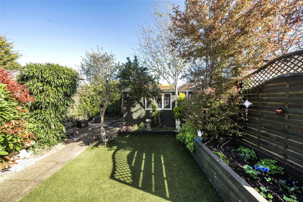 House in Runnymede, Addlestone - View 5