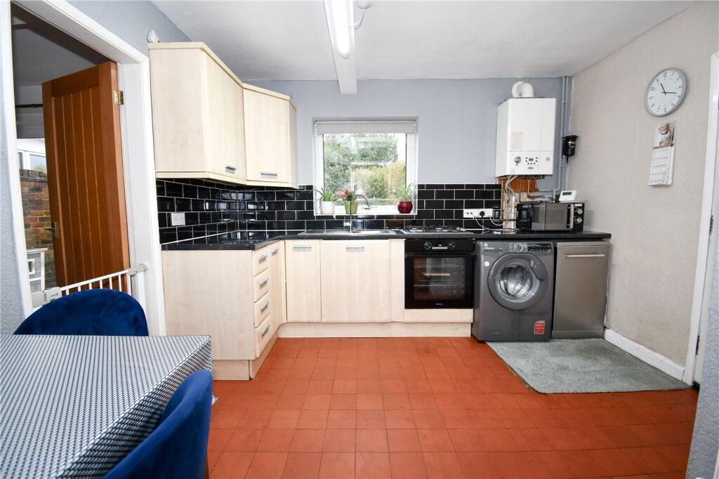 Farley Avenue, Bromborough, Wirral photo 4