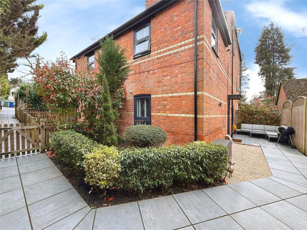 Main image of property: Scotland Hill, Sandhurst, Berkshire, GU47