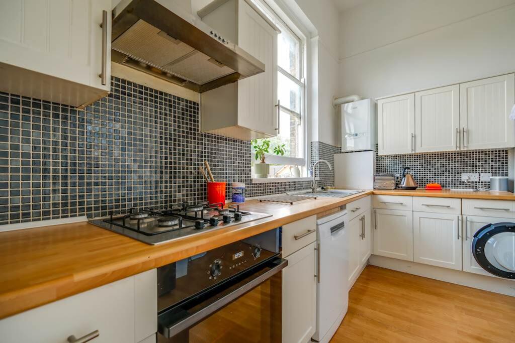 Apartment in London - More