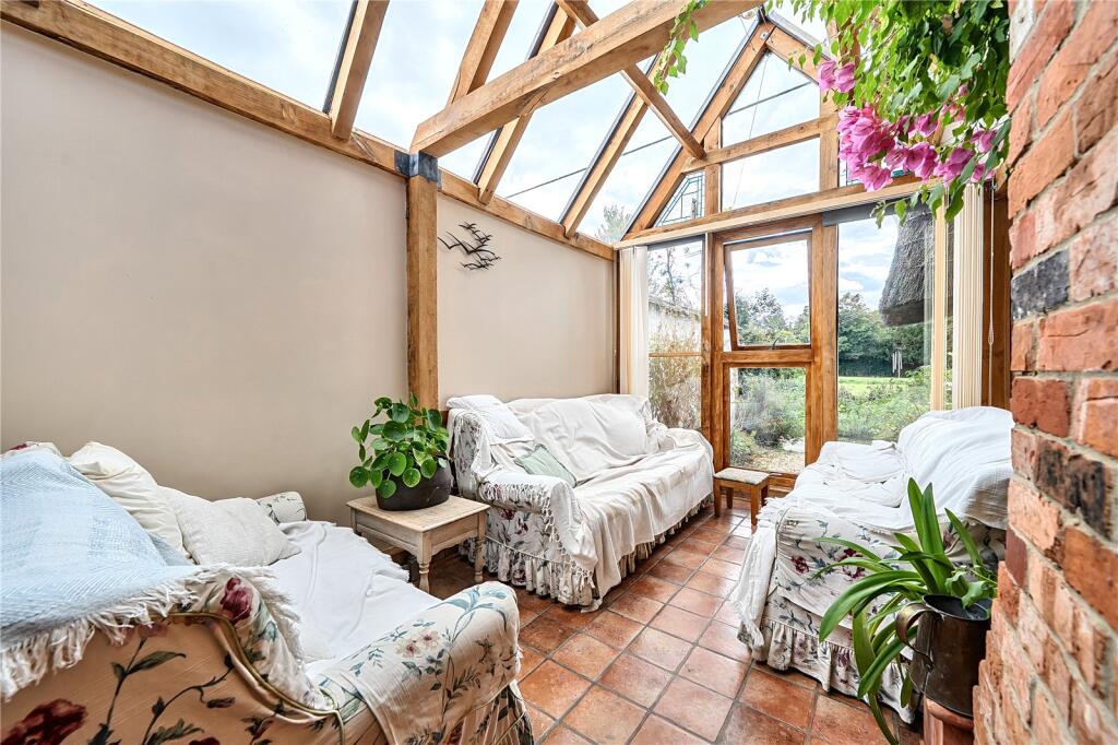 House in Southampton - More