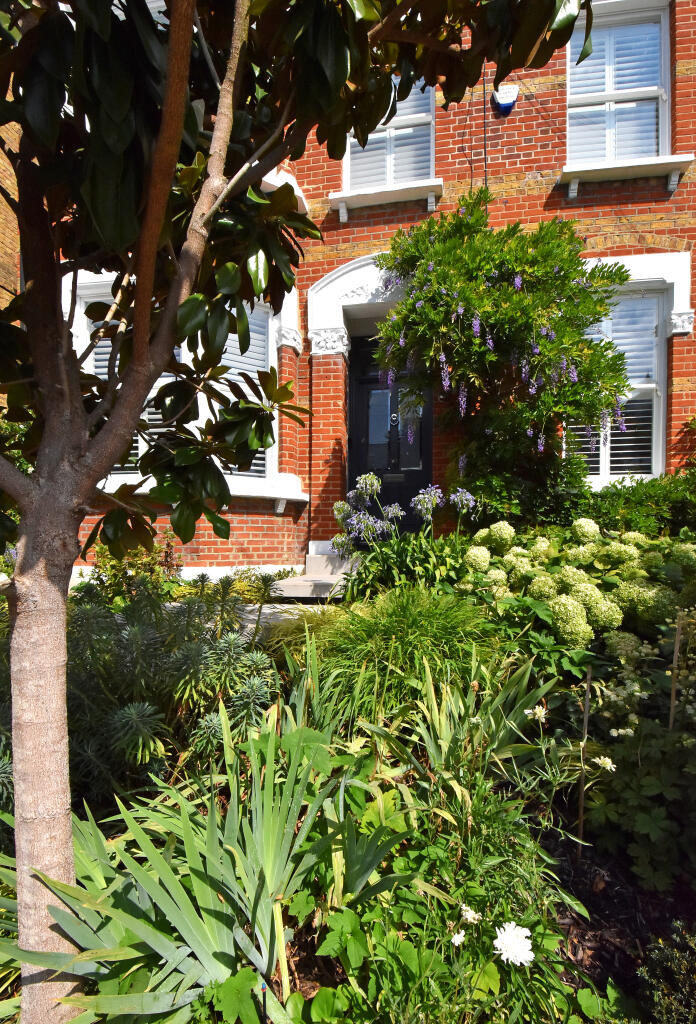 House in London - View 5