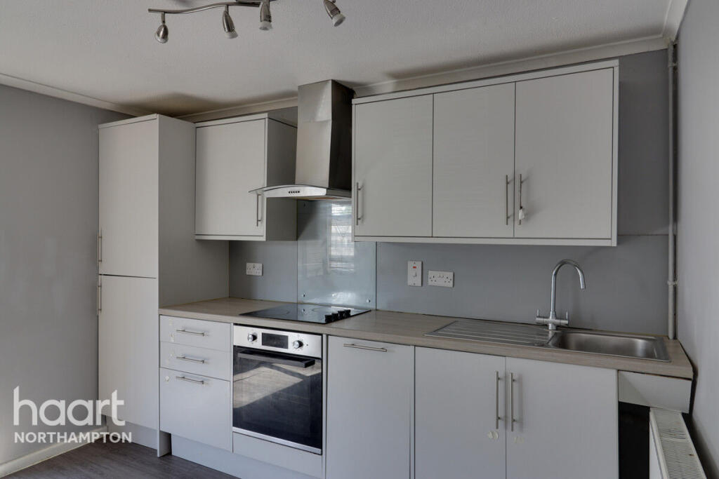 Apartment in Northampton, Briar Hill - View 3