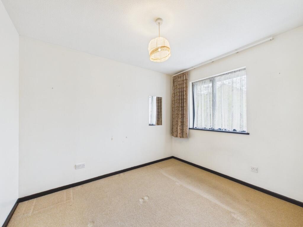 House in London, Feltham - View 4