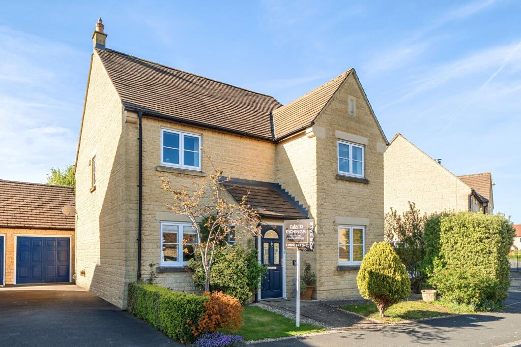 Main image of property: Willow Drive, Carterton, Oxfordshire, OX18