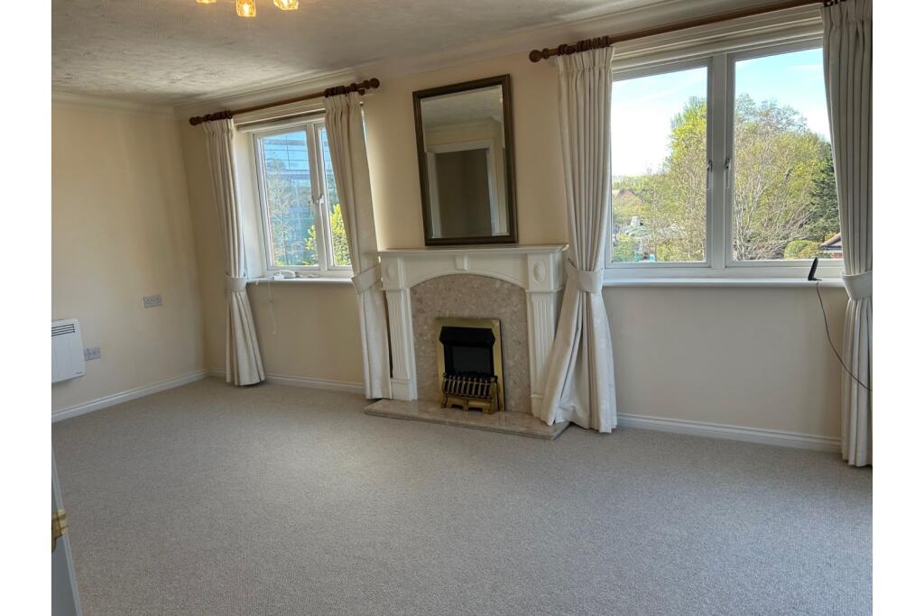 Station Road, Addlestone, KT15 - View 5