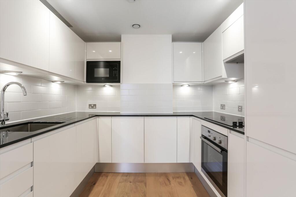 Apartment in London - More