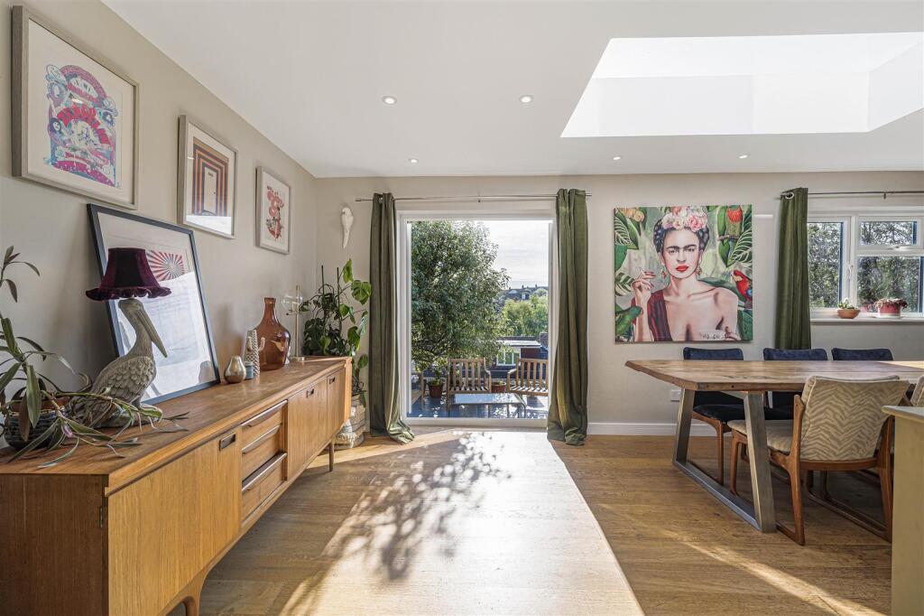 Valley Close, Newhaven photo 4