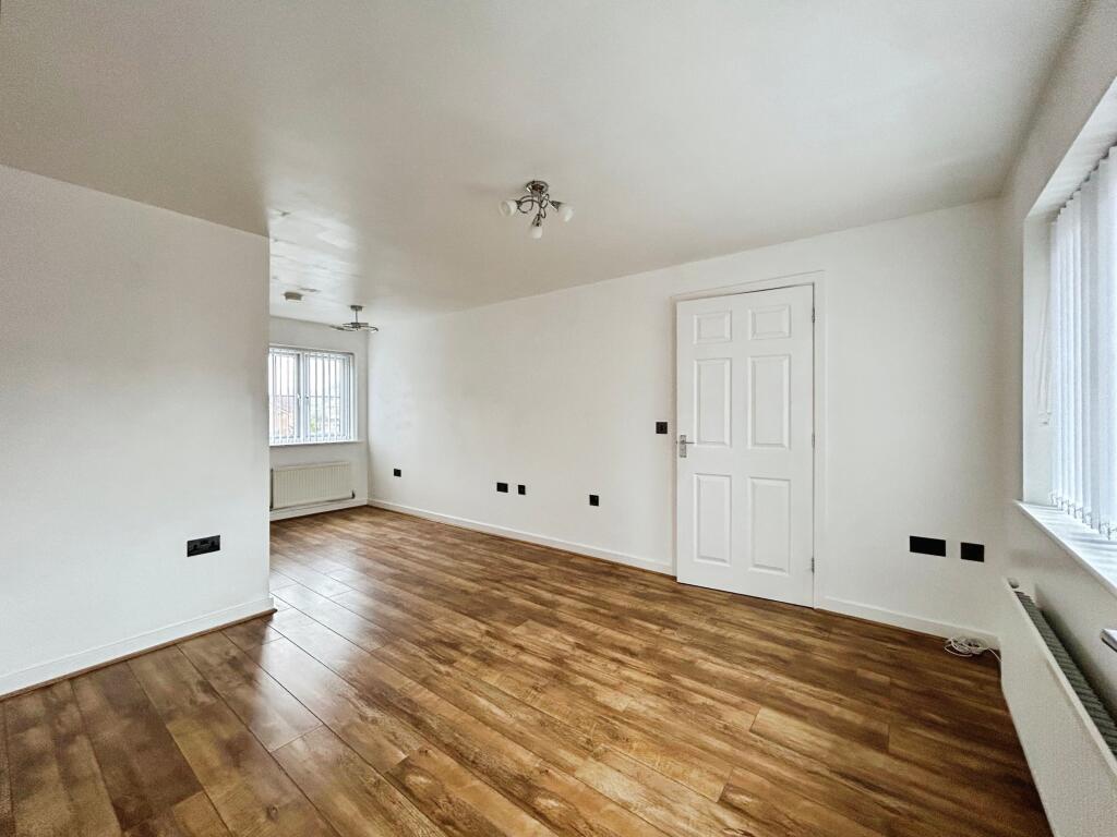 Kelstern Close, Bolton, BL2 photo 5