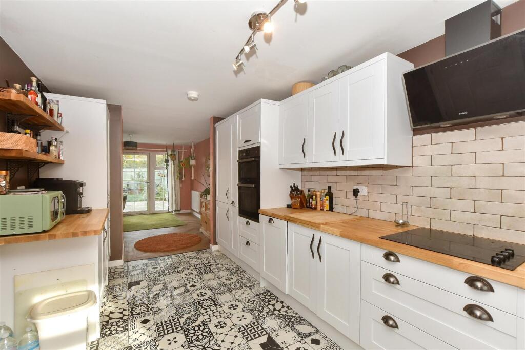House in Maidstone, Staplehurst - View 4