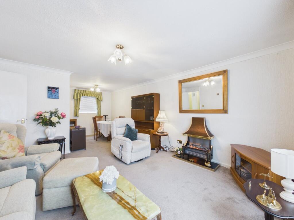 Apartment in Twickenham - View 5
