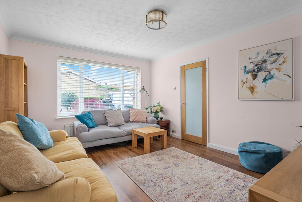House in Luton - View 2