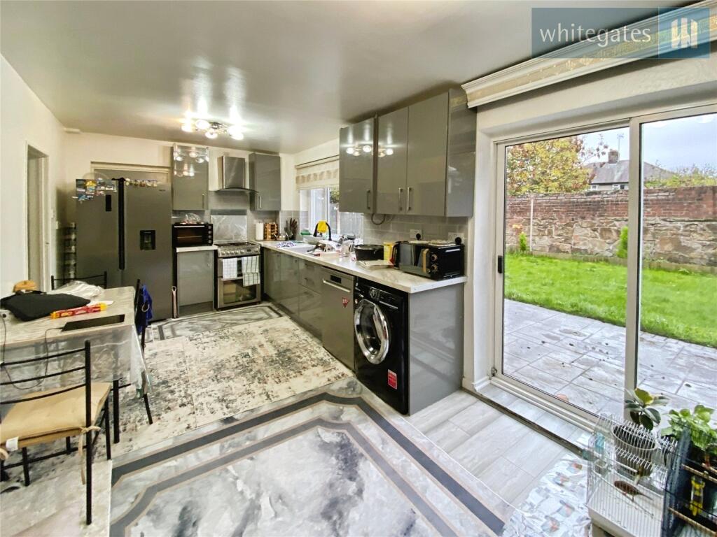 House in Wrexham, Croes Eneurys, Rhosddu - More