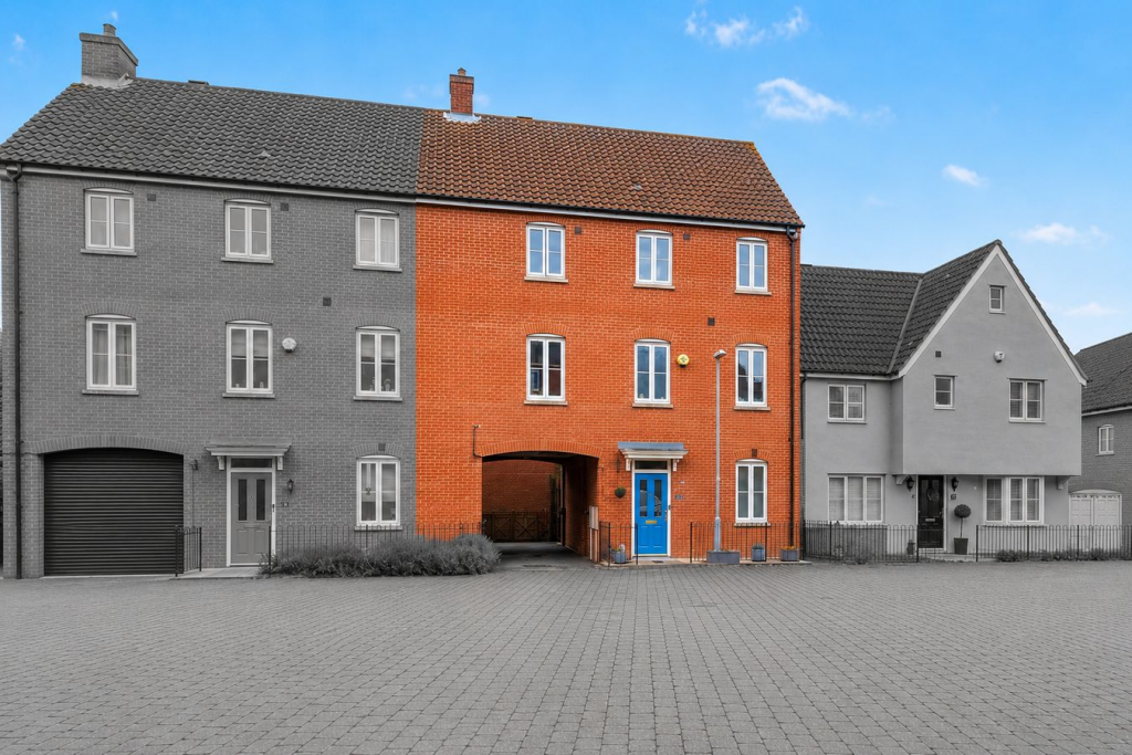 Main image of property: Eastwood Park, Great Baddow, Chelmsford, CM2