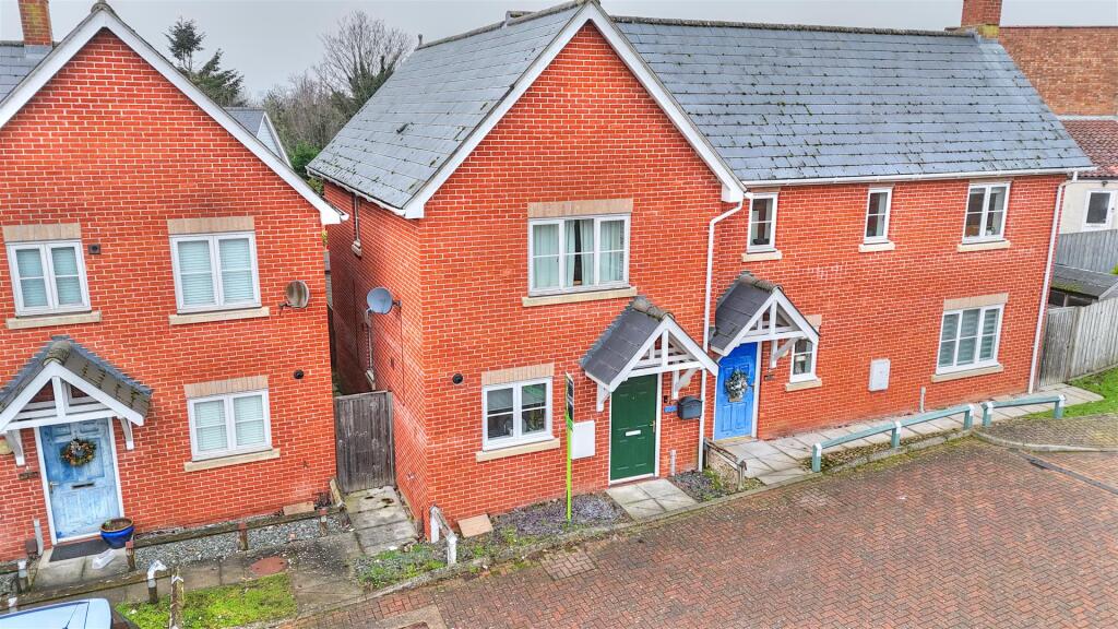 2-bed semi-detached on Foxhall Road, Ipswich, £115,000
