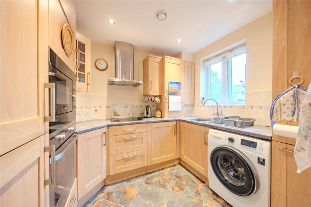 Apartment in Leeds, West Yorkshire - View 4