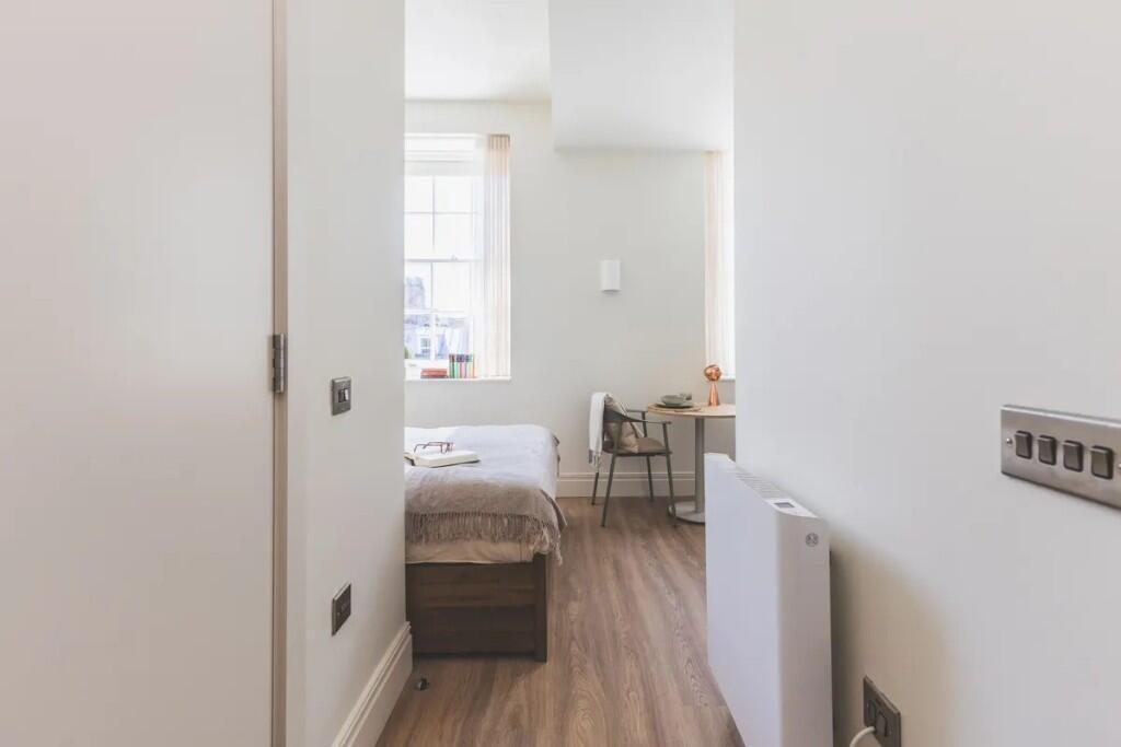 Apartment in London - View 3