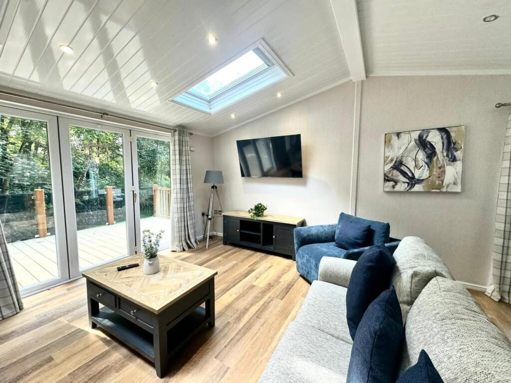White Cross Bay Holiday Park & Marina, Ambleside Road, Windermere, LA23 1LF photo 3