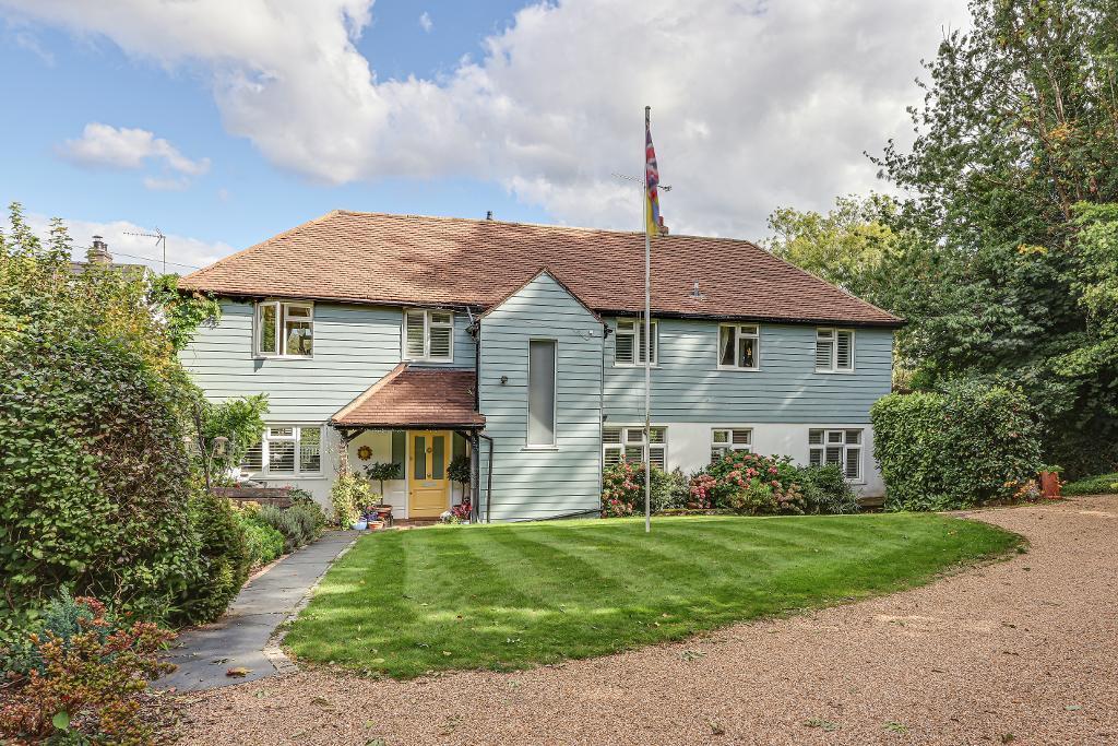 Main image of property: Kingswood Way, South Croydon, Surrey, CR2 8QN