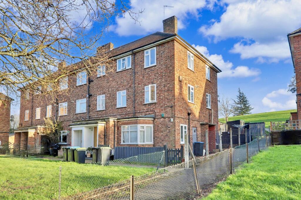 Main image of property: Hillyfields, Loughton, IG10