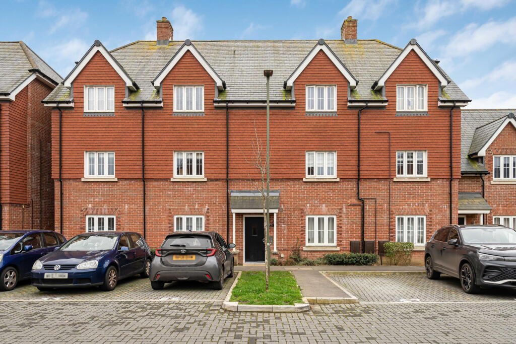 Main image of property: New Bridge Road, Cranleigh GU6 8UT