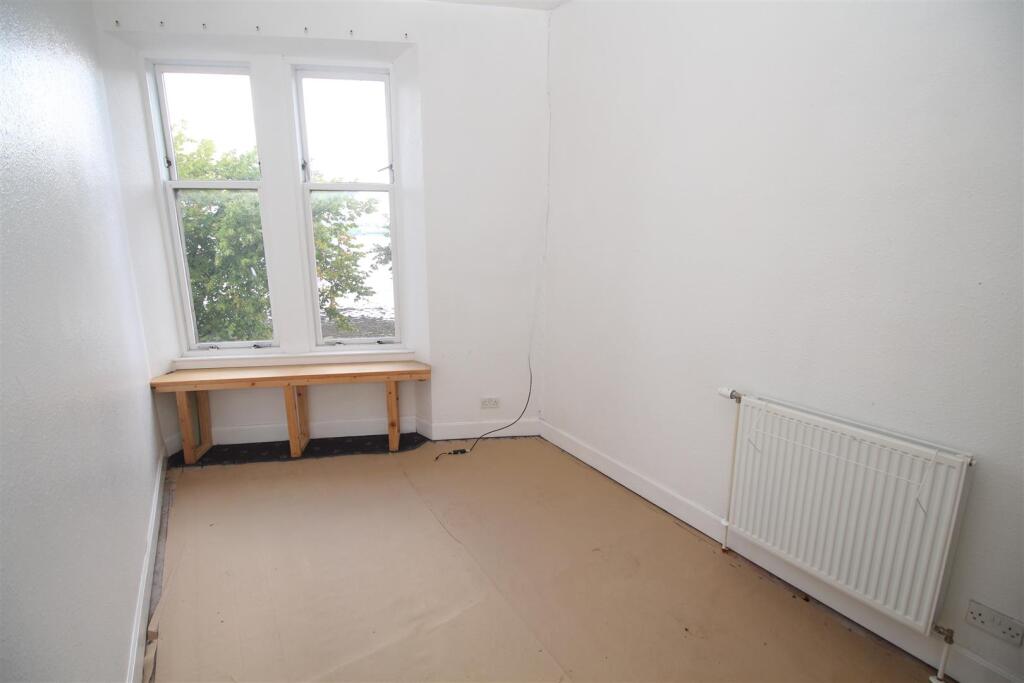 Apartment in Paisley - More