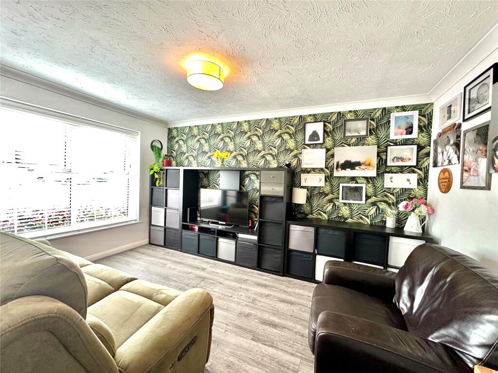 Meadow Road, Even Swindon, Swindon, SN2 - Radharc 2