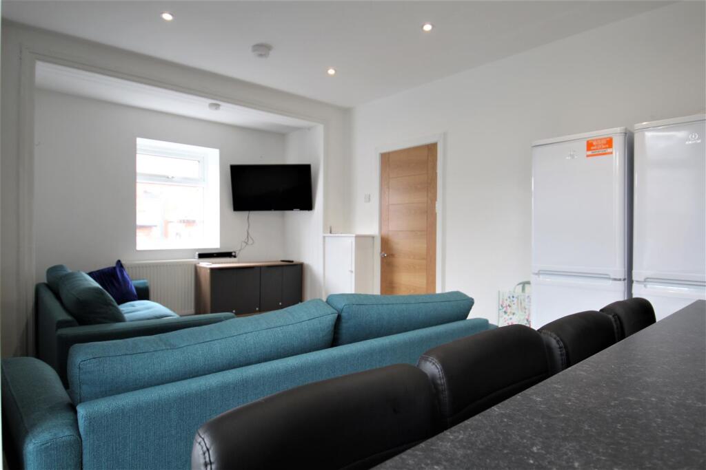 House in Leeds - View 2