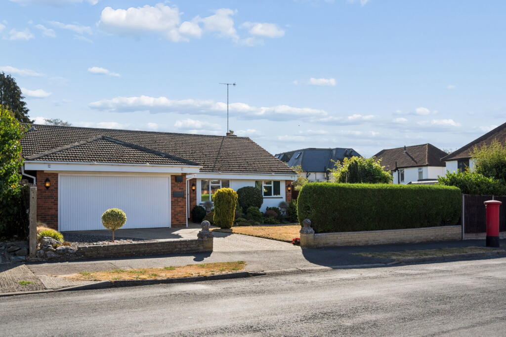 Main image of property: The Fairway, Northwood, HA6 3DY