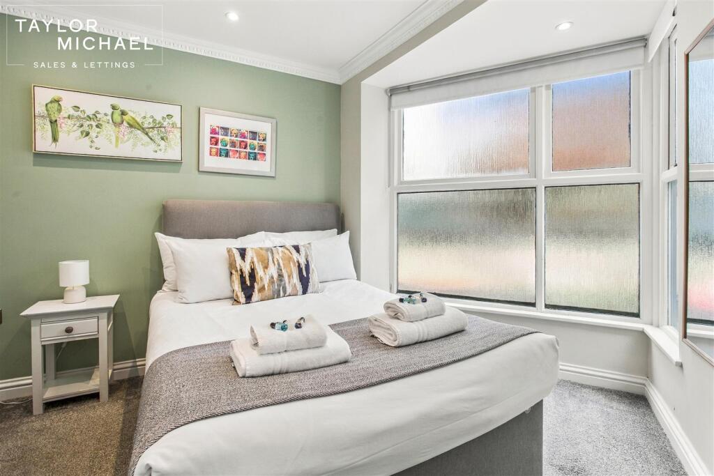 4 bedroom terraced house for rent