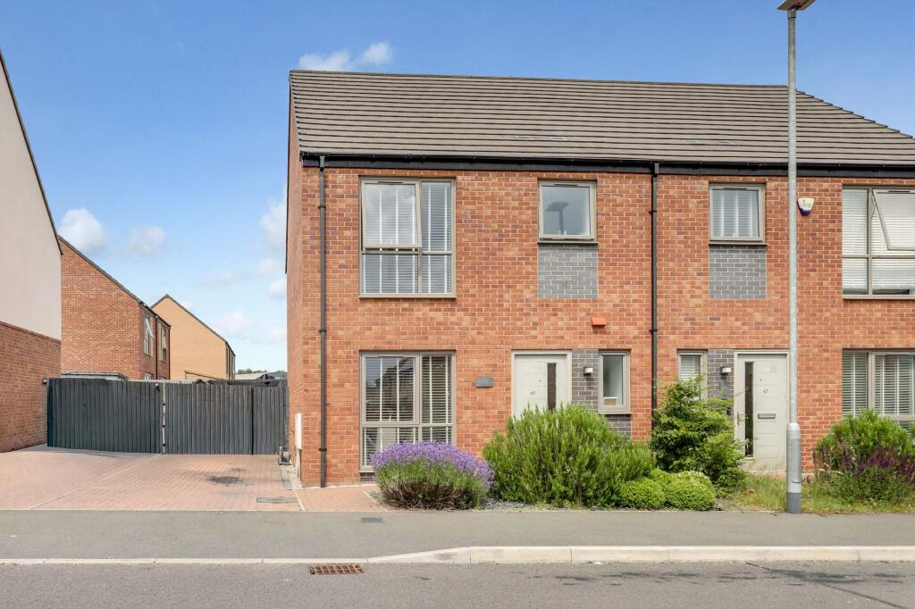 Main image of property: Harker Close, Hucknall, NG15