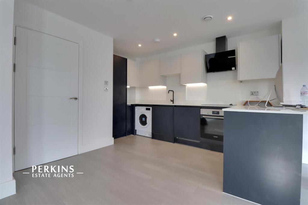 Main image of property: Northolt, UB5