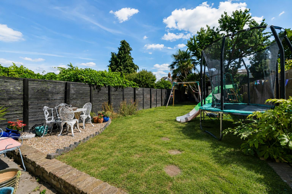 House in London, Sutton New Town, The Wrythe - View 4