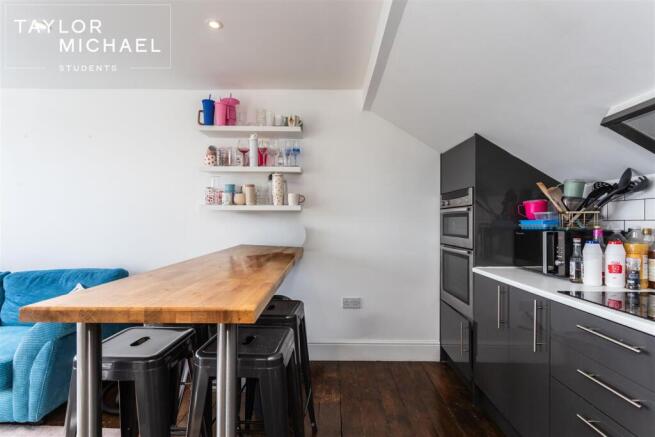 Upper Mais Kitchen