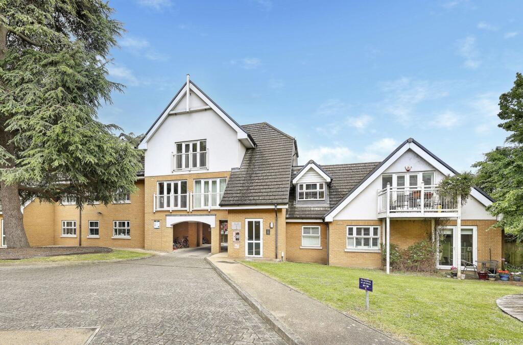 Main image of property: High Road, Buckhurst Hill, IG9
