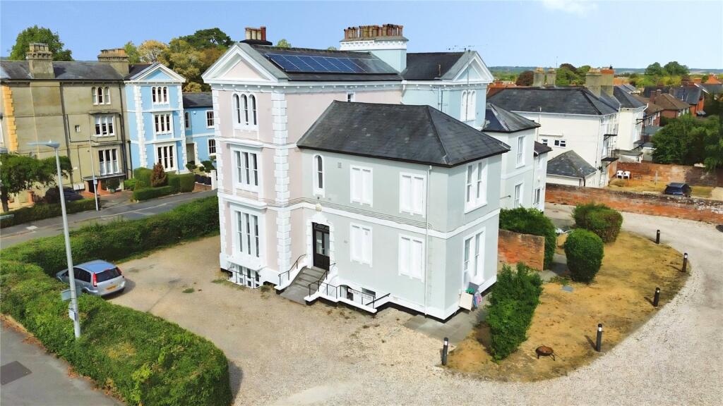 Apartment in Newbury, West Berkshire - View 4