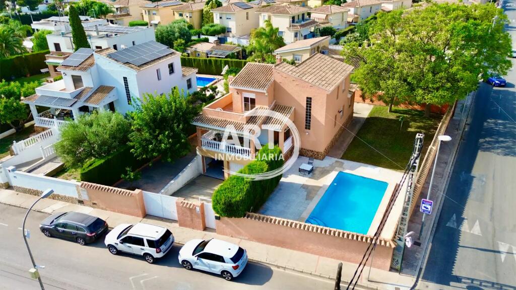 Main image of property: Valencia, Valencia, L`Eliana
