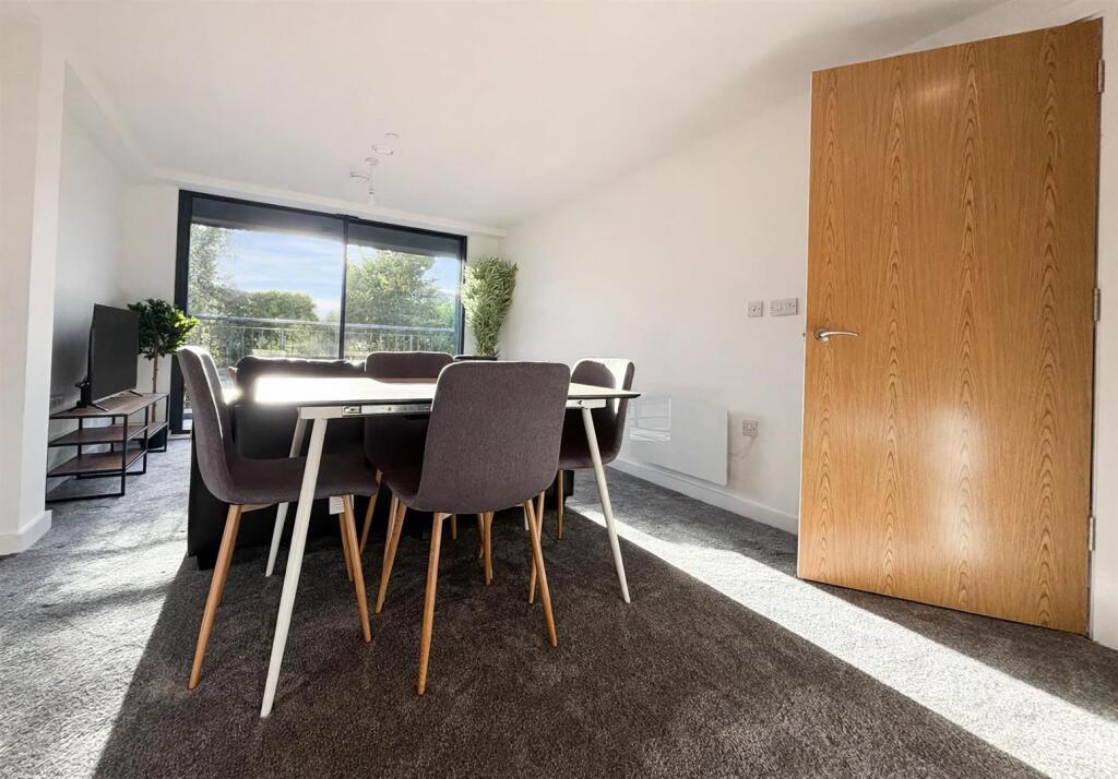 Apartment in Salford, Pendleton - View 4
