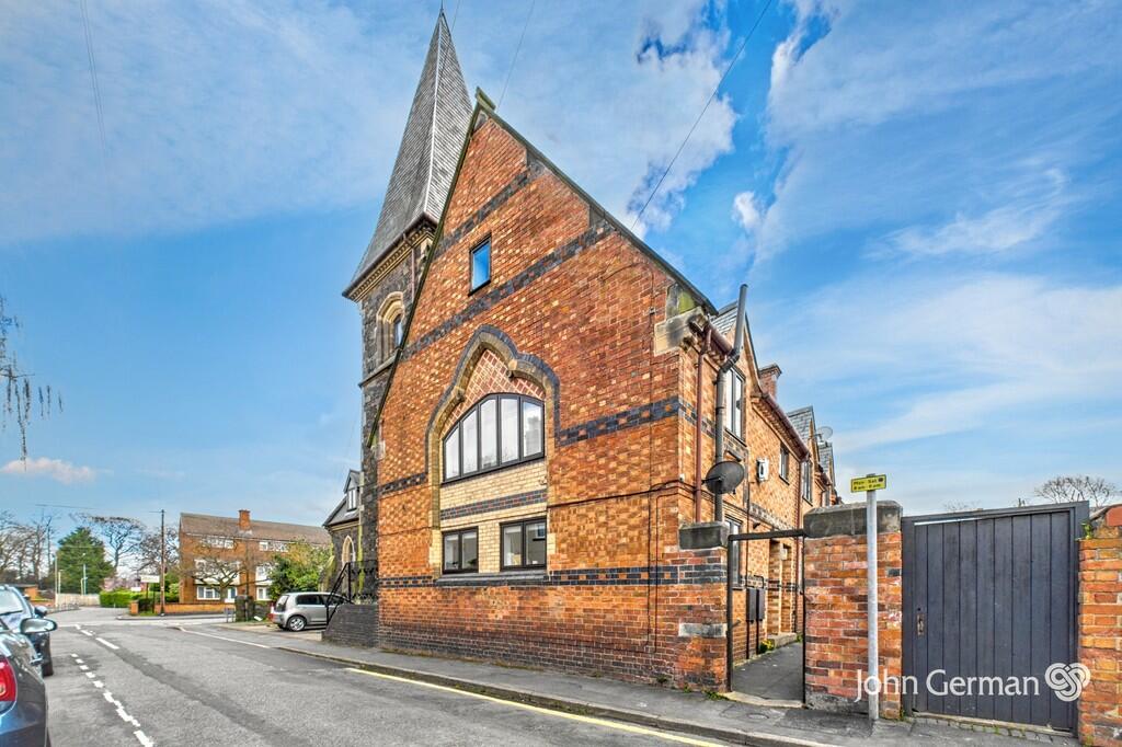 2-bed flat on Princess Street, Loughborough, £220,000