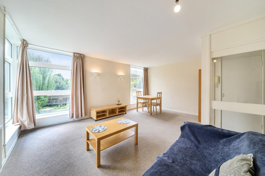 Apartment in Southall - View 2