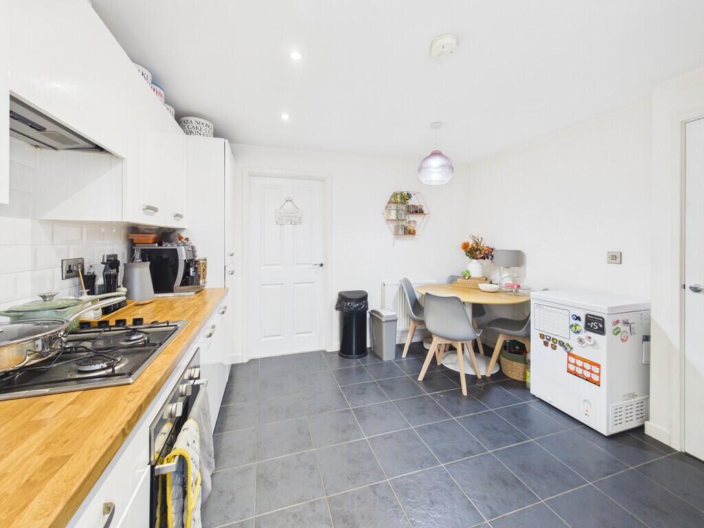 House in Osgodby, Middle Deepdale, Eastfield - View 4