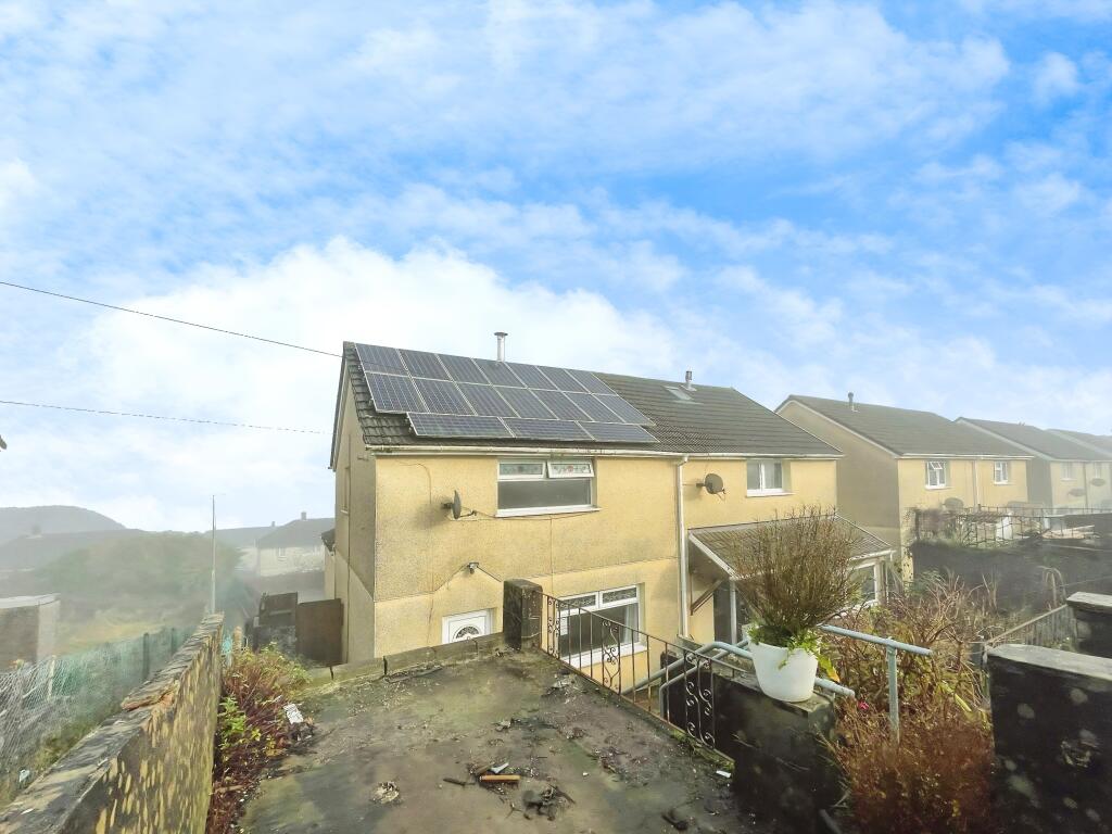 Main image of property: 172 Garth Avenue, Glyncoch, Pontypridd, Rhondda Cynon Taff CF37 3AD