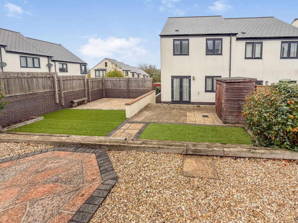 Main image of property: 11 Meadowsweet Lane, Paignton, TQ4 7FL
