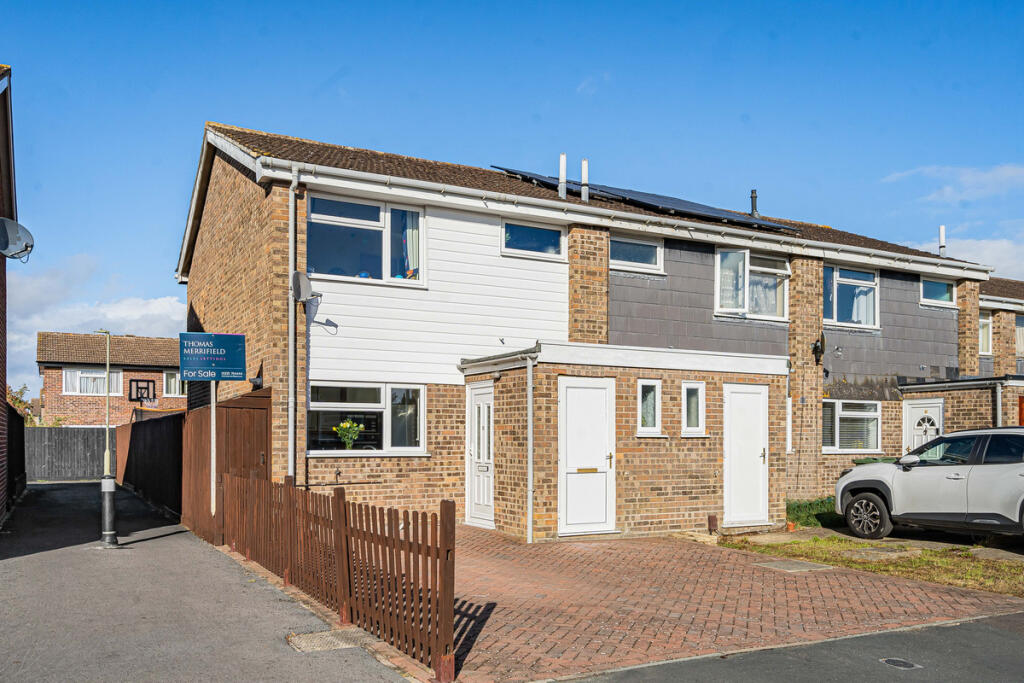 Main image of property: Kennet Close, Wantage, OX12