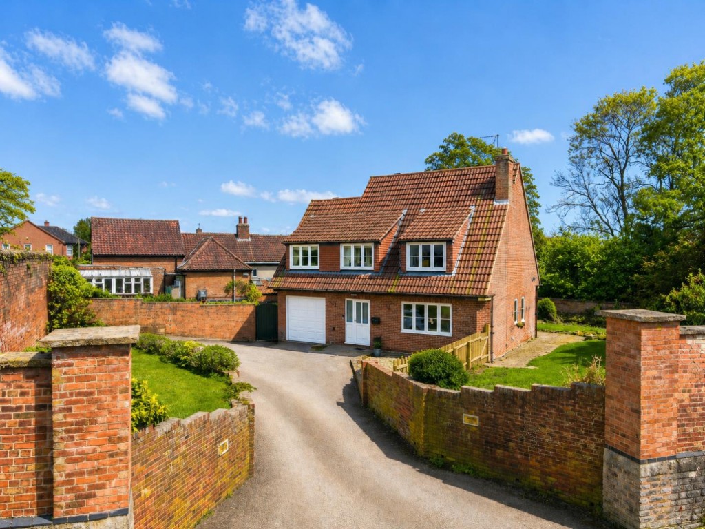 Main image of property: Church Hill, Plumtree, Nottingham