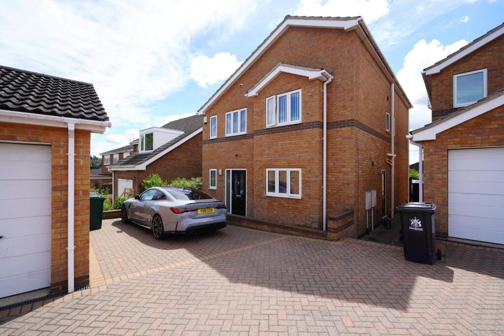 Main image of property: Gedling Road, Arnold, Nottingham, Nottinghamshire, NG5